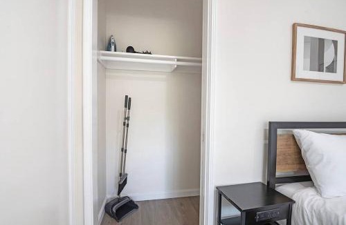 The Flats Apartment | Chic Studio Near Laugh Factory
