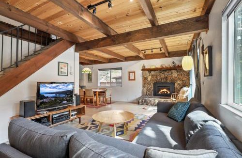 Tahoe Paradise House | Christmas Valley Chalet - Tahoe Adventure Awaits