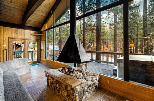 South Lake Tahoe House | Classic Charm in South Lake Tahoe Views of the Heavenly Mountain Slopes