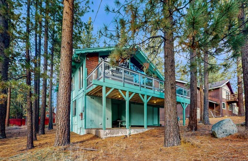 South Lake Tahoe House | Classic Charm in South Lake Tahoe Views of the Heavenly Mountain Slopes