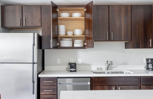 Mountain View Apartment | Classic Mountain View 2BR w/Gym & Pool, nr Restaurants, by Blueground