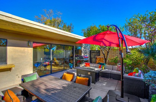Sunrise Vista Chino Condo | Classic Palm Springs condo,private patio,mountain view,3 pools,tennis,pickleball