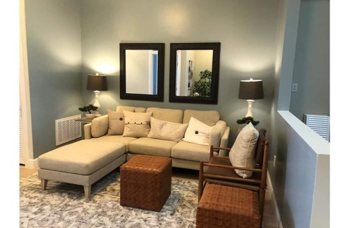 Hoover - Foster House | Classic Victorian 3 BR Condo 15 minutes to SF