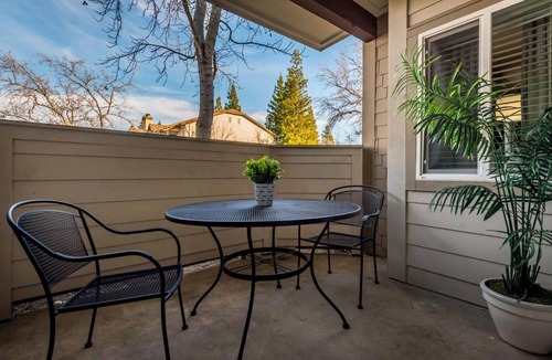 Rocklin Apartment | Classy Apartment Home With Luxurious King Suite