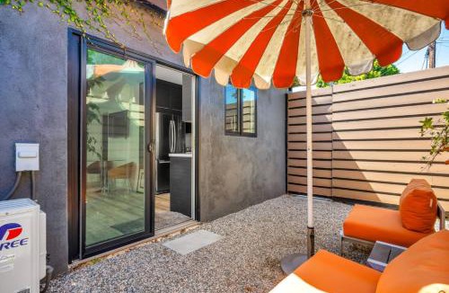 Valley Village House | Claudia's Bellaire Guesthouse