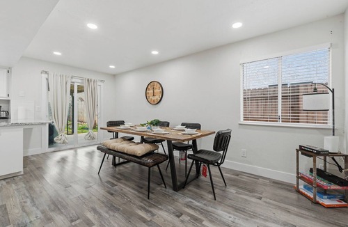 Raisin House | Close to Med Centers + King Bed + Fire Pit