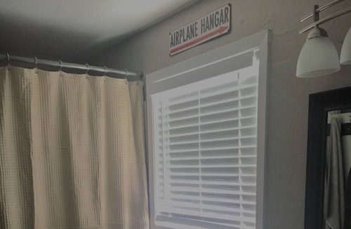 Tahoe Village Cabin | Close to the Heavenly Lifts, Lake, Casinos, Shops and More!!
