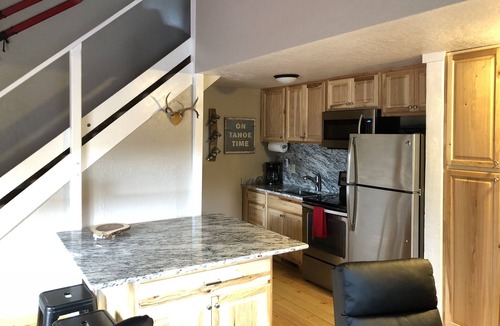 Tahoe Village Cabin | Close to the Heavenly Lifts, Lake, Casinos, Shops and More!!
