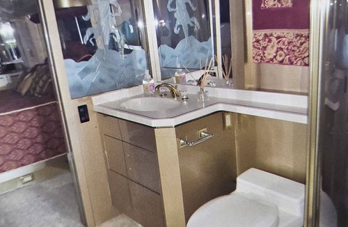 Phoenix Lake-Cedar Ridge House | Close to Yosemite, Enjoy Staying in Luxury Prevost RV