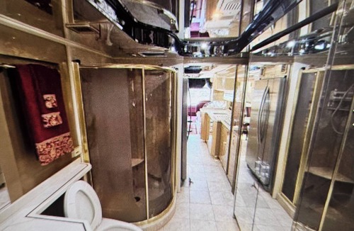 Phoenix Lake-Cedar Ridge House | Close to Yosemite, Enjoy Staying in Luxury Prevost RV