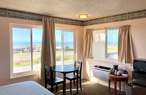San Simeon Hotel | Coast Riders Inn