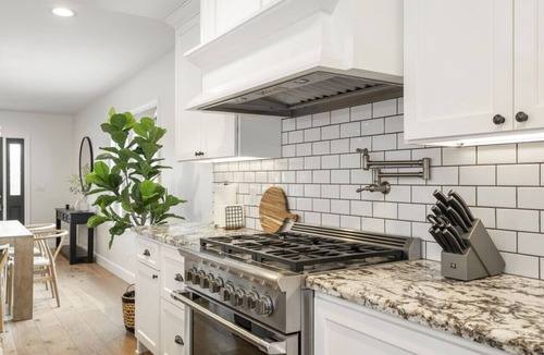 South of Conant House | Coastal Dream: Heated Pool Near Beach & Disney