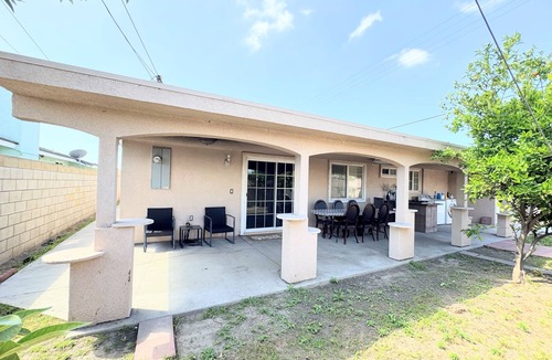 Midway City House | Coastal Guesthouse/Near Disneyland/Knott's Berry Farm/6 miles from the beach