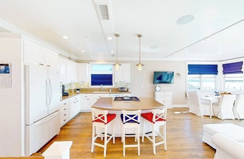 Old Towne House | Coastal-themed beachfront home with water views, grill, & beach access