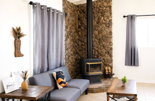 Topock House | Colorado River Desert Oasis- Adventure, Relaxation & Room to Roam