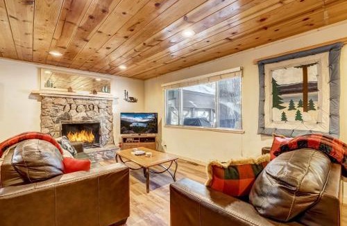 Pioneer Trail House | Come Snuggle Up at Cozy Bear Cabin