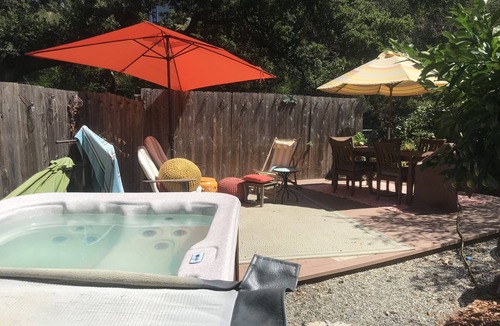 Oak Manor House | Come to the coolest town in the Bay Area