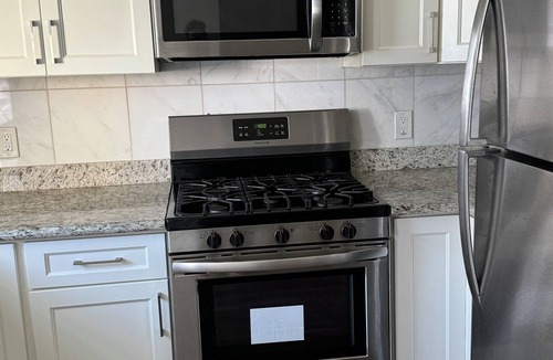 Downtown Berkeley Apartment | Comfort Awaits at Berkeley Bliss