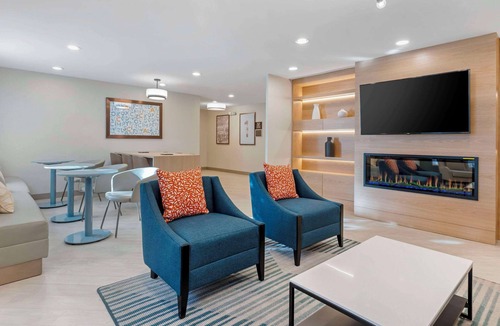 Marina Hotel | Comfort Inn Marina on the Monterey Bay