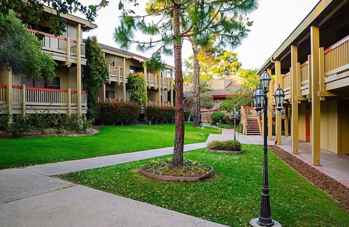 Monterey Hotel | Comfort Inn Monterey Peninsula Airport