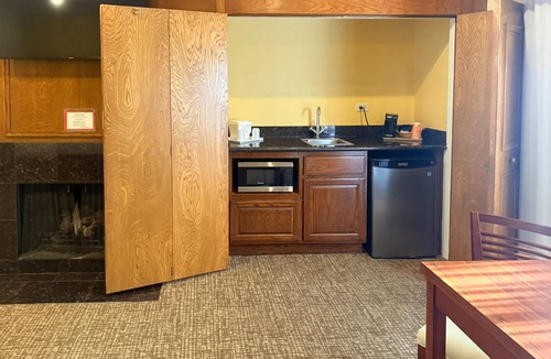 Monterey Hotel | Comfort Inn Monterey Peninsula Airport