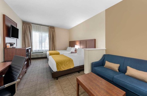 Tulare Hotel | Comfort Suites Tulare Sequoia Gateway