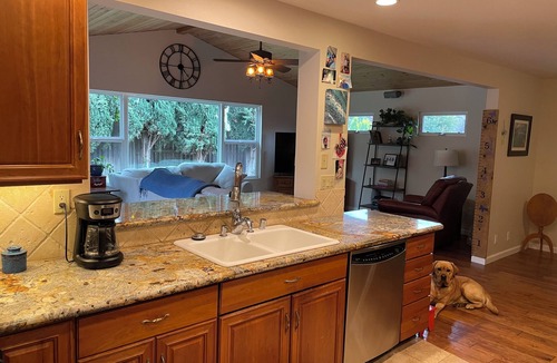 Thousand Oaks House | Comfortable 3 bedroom 2.5 bathroom home in Newbury Park California