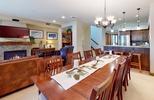 Woodwinds Condo | Comfortable townhome with golf-course view, hot tub, two decks, & W/D