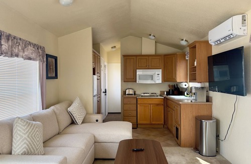 Hanford House | Comfy 1-bedroom mobile home in Hanford near Downtown