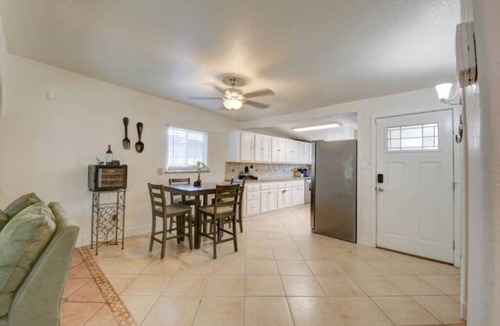 Sacramento House | Comfy “Serene Oasis” 3-bedroom 2-bathroom house in peaceful West Sacramento