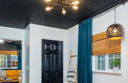 Sierra Village House | Compass✦EAST A/C WiFi Hike Swim Ski Explore Pinecrest
