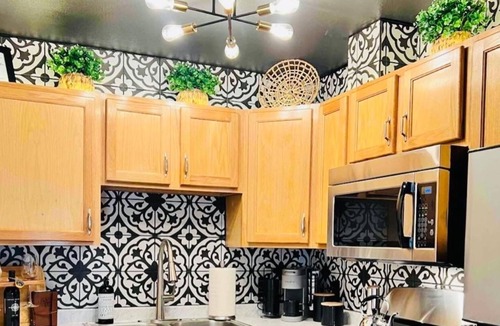 Sierra Village House | Compass✦EAST A/C WiFi Hike Swim Ski Explore Pinecrest