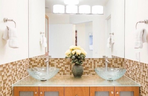 Western Addition Condo | Condo with City View, Rooftop Pool, Security and Parking.