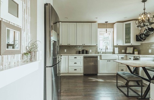 San Luis Obispo House | Contemporary Boutique Bungalow+Backyard+Walkable