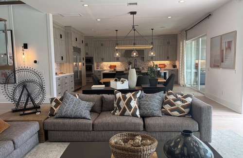 Montebello House | Contemporary Luxury Villa with Panoramic City Views in Montebello