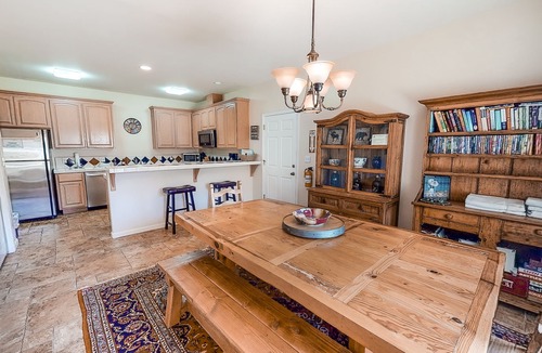 Bass Lake Condo | Convenient home near Bass Lake & Yosemite w/shared pool, hot tub