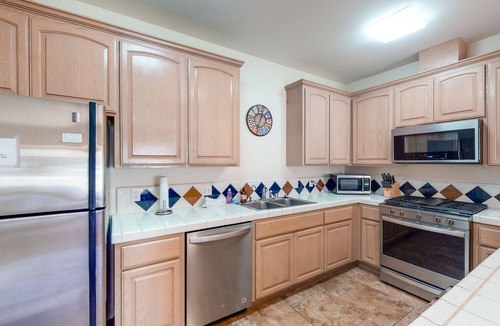 Bass Lake Condo | Convenient home near Bass Lake & Yosemite w/shared pool, hot tub