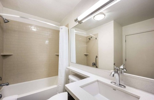 Santa Clara Hotel | Convenient Silicon Valley Accommodation! Suite with Private Full Kitchen!