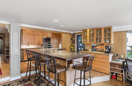 Morro Bay Cottage | Corfu Cottage, 2 Cal King beds, Hot Tub, Pacific Ocean views, Solar Powered.