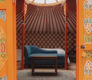 Dunlap House | Cosy yurt at a nature retreat in CA