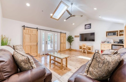 Bass Lake Ski Chalet | Cottage Like Suite w/Private Hot Tub