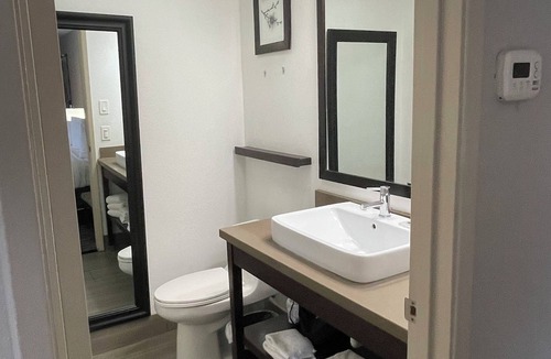 Bakersfield Hotel | Country Inn & Suites by Radisson, Bakersfield, CA