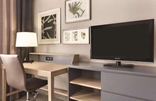 Raisin Hotel | Country Inn & Suites by Radisson, Fresno North, CA