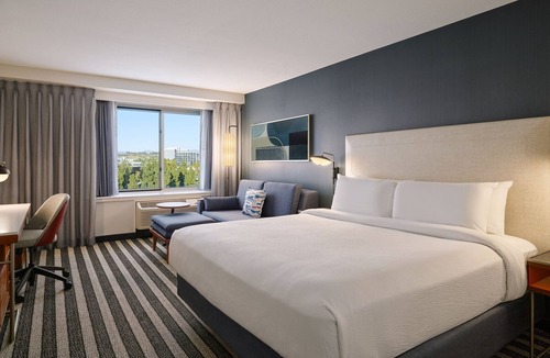 Fox Hills Hotel | Courtyard by Marriott Culver City Los Angeles