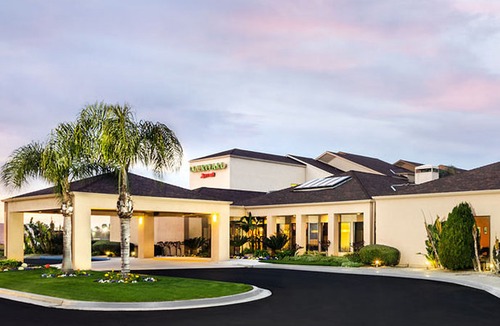 Raisin Hotel | Courtyard by Marriott Fresno