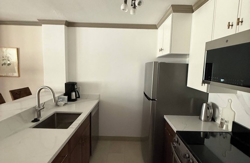 Cow Hollow Hotel | Cow Hollow Inn & Suites