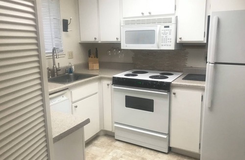 Cambrian Condo | Cozy 1 Bed/1 Bath Condo Laundry inside, Wireless, great location!
