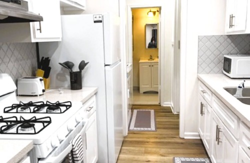 Los Angeles Apartment | Cozy 1-bedroom apartment in marvelous Hawthorne near the SPACEX, LAX.