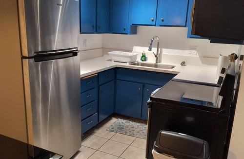 Paradise Condo | Cozy 1-bedroom condo in phenomenal Las Vegas with AC, WiFi