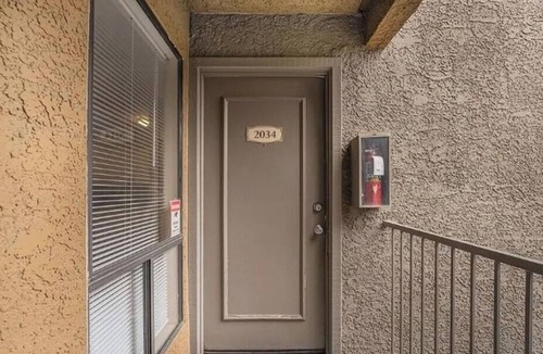 Desert Shores Condo | Cozy 1-bedroom condo in fabulous Las Vegas with AC and gym access near lake.